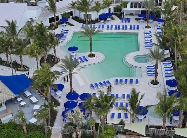 For Sale: $220,000 (1 beds, 0 baths, 689 Square Feet)