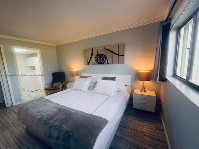 For Sale: $220,000 (1 beds, 0 baths, 689 Square Feet)