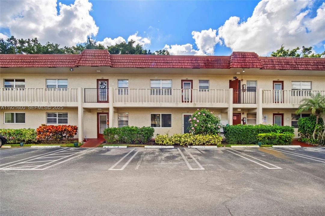 На продажу: $135,000 (1 спален, 1 ванн, 610 Квадратных фут)