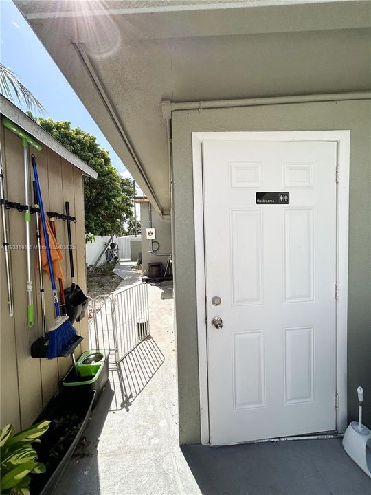 For Sale: $750,000 (4 beds, 3 baths, 2148 Square Feet)