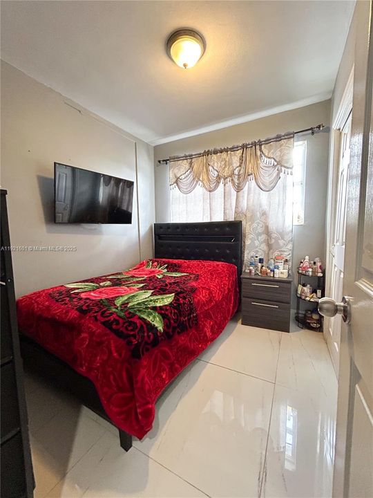 For Sale: $750,000 (4 beds, 3 baths, 2148 Square Feet)