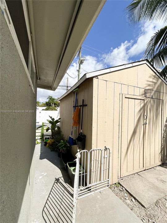 For Sale: $750,000 (4 beds, 3 baths, 2148 Square Feet)