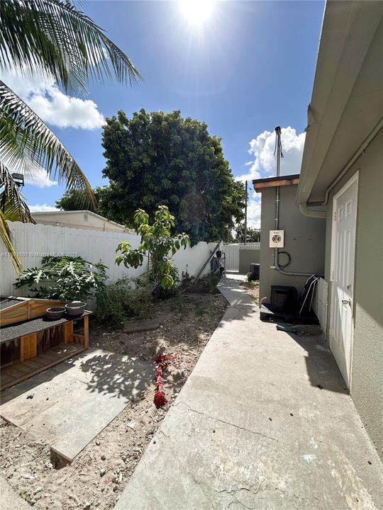 For Sale: $750,000 (4 beds, 3 baths, 2148 Square Feet)