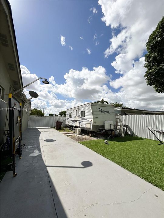 For Sale: $750,000 (4 beds, 3 baths, 2148 Square Feet)