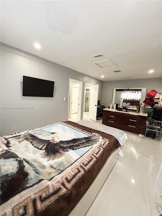 For Sale: $750,000 (4 beds, 3 baths, 2148 Square Feet)