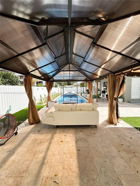 For Sale: $750,000 (4 beds, 3 baths, 2148 Square Feet)