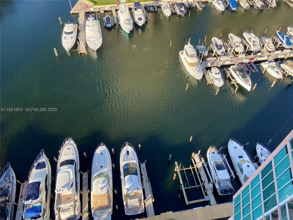 待售: $700,000 (2 贝兹, 2 浴室, 1610 平方英尺)