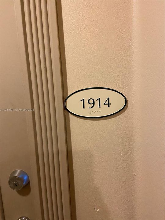 待售: $700,000 (2 贝兹, 2 浴室, 1610 平方英尺)