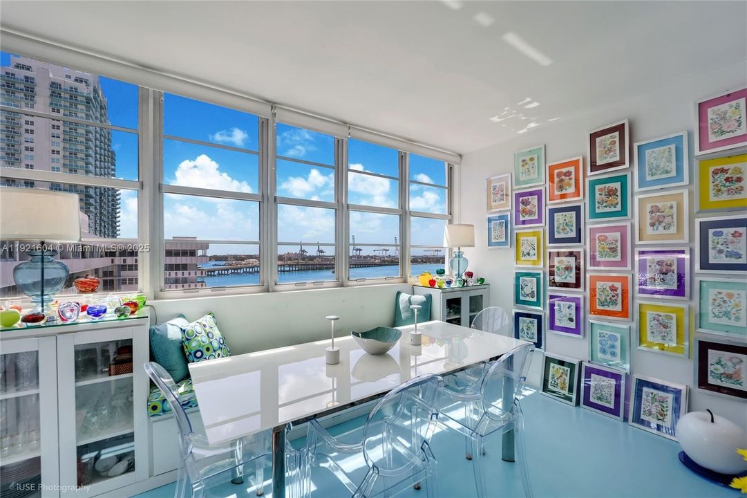 Active With Contract: $3,500 (1 beds, 1 baths, 950 Square Feet)