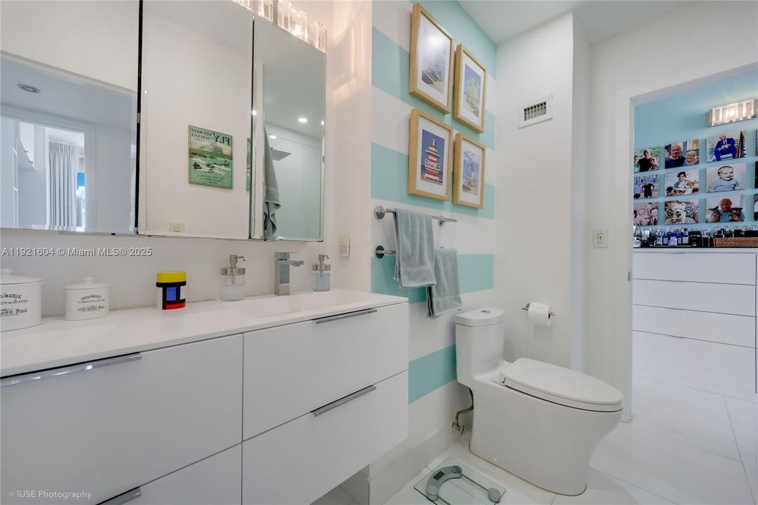 Active With Contract: $3,500 (1 beds, 1 baths, 950 Square Feet)