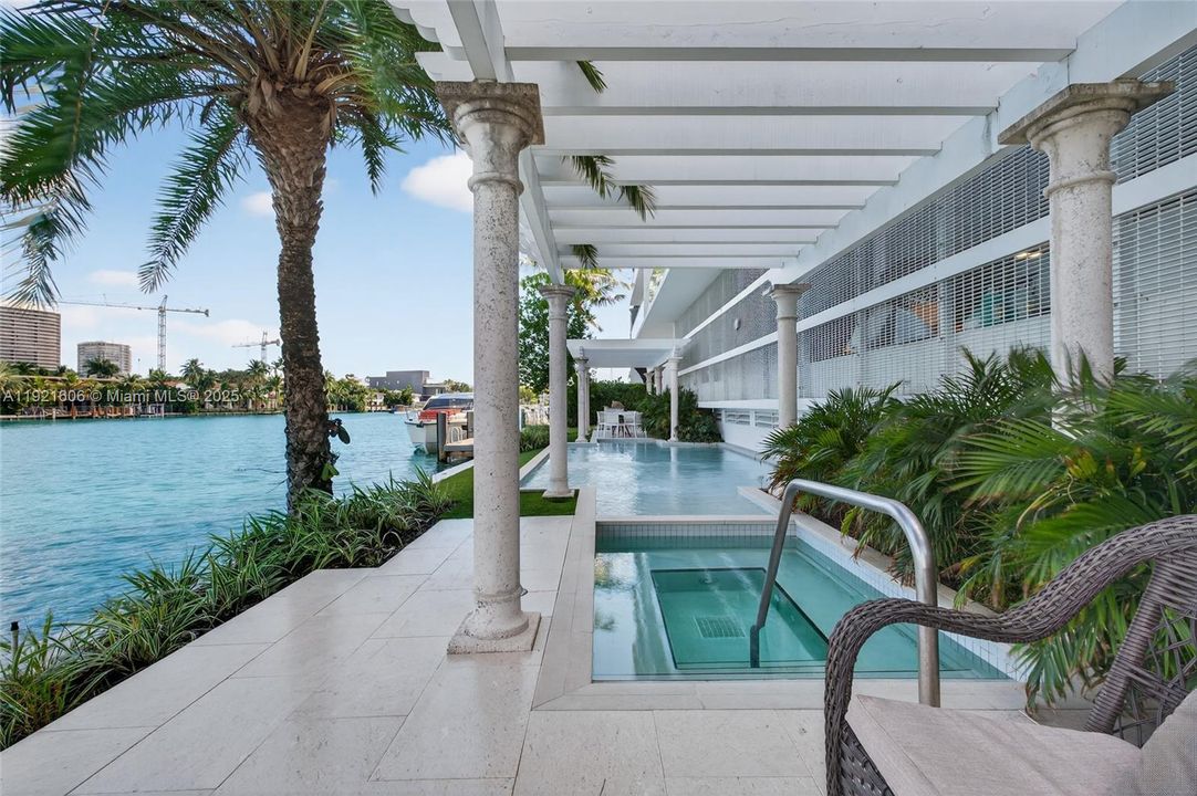 出租: $5,200 (2 贝兹, 2 浴室, 1142 平方英尺)