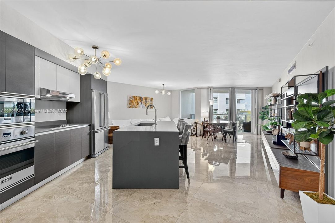 出租: $5,200 (2 贝兹, 2 浴室, 1142 平方英尺)