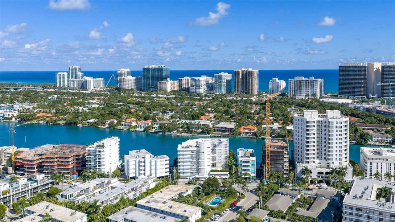 出租: $5,200 (2 贝兹, 2 浴室, 1142 平方英尺)