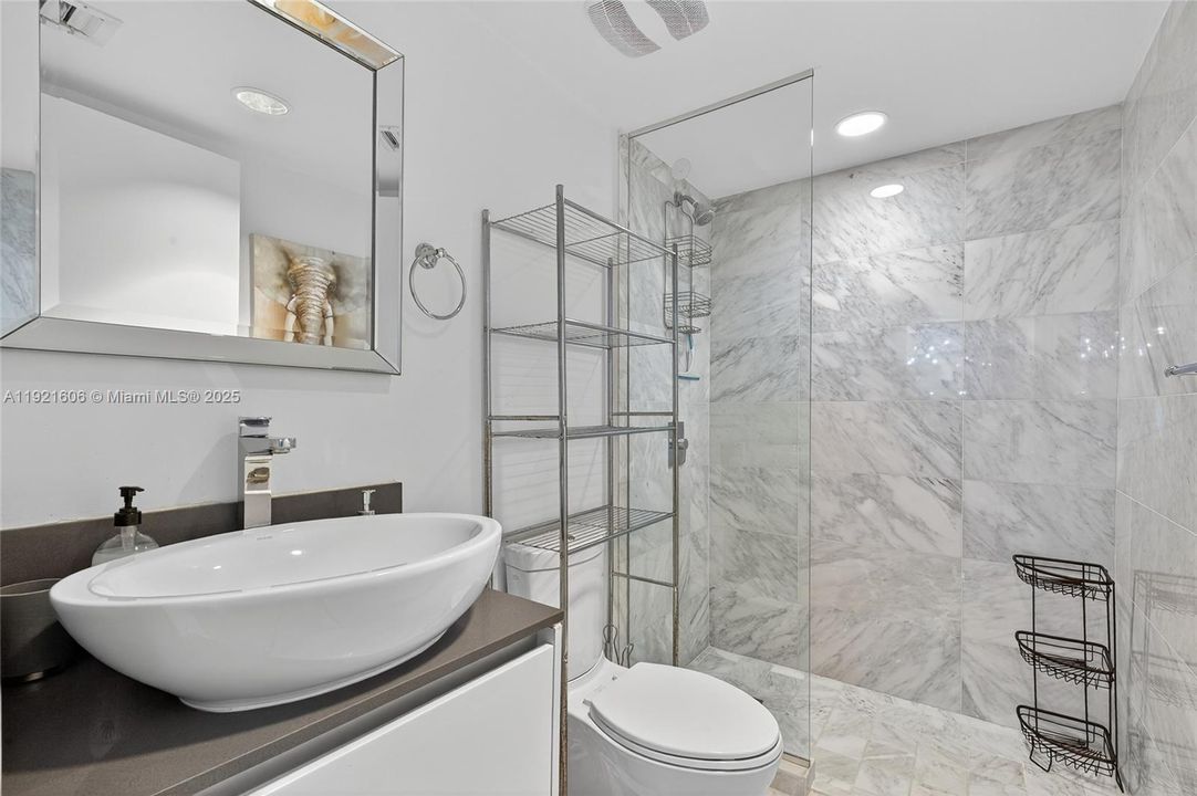 出租: $5,200 (2 贝兹, 2 浴室, 1142 平方英尺)