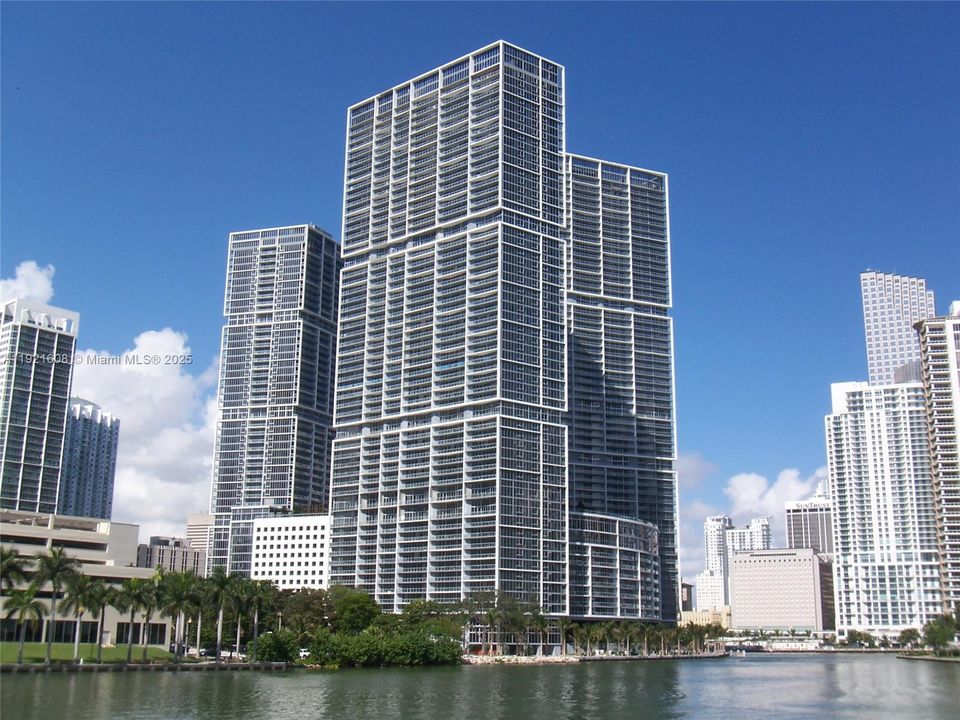 For Rent: $2,750 (0 beds, 1 baths, 598 Square Feet)