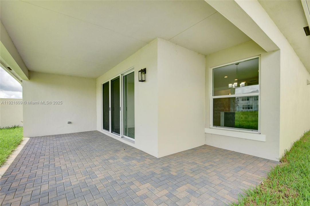 For Sale: $767,000 (4 beds, 3 baths, 2396 Square Feet)