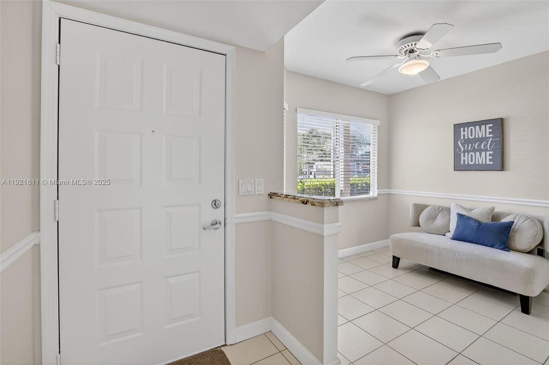 For Sale: $334,900 (2 beds, 2 baths, 1364 Square Feet)
