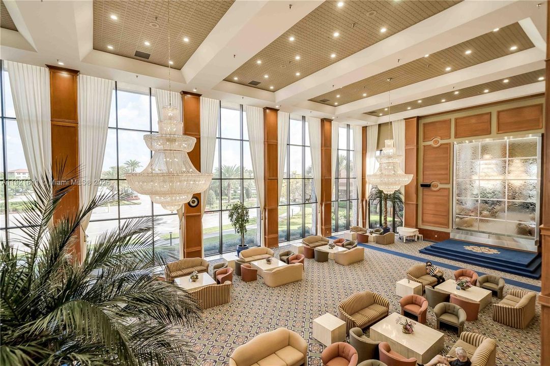 For Sale: $334,900 (2 beds, 2 baths, 1364 Square Feet)