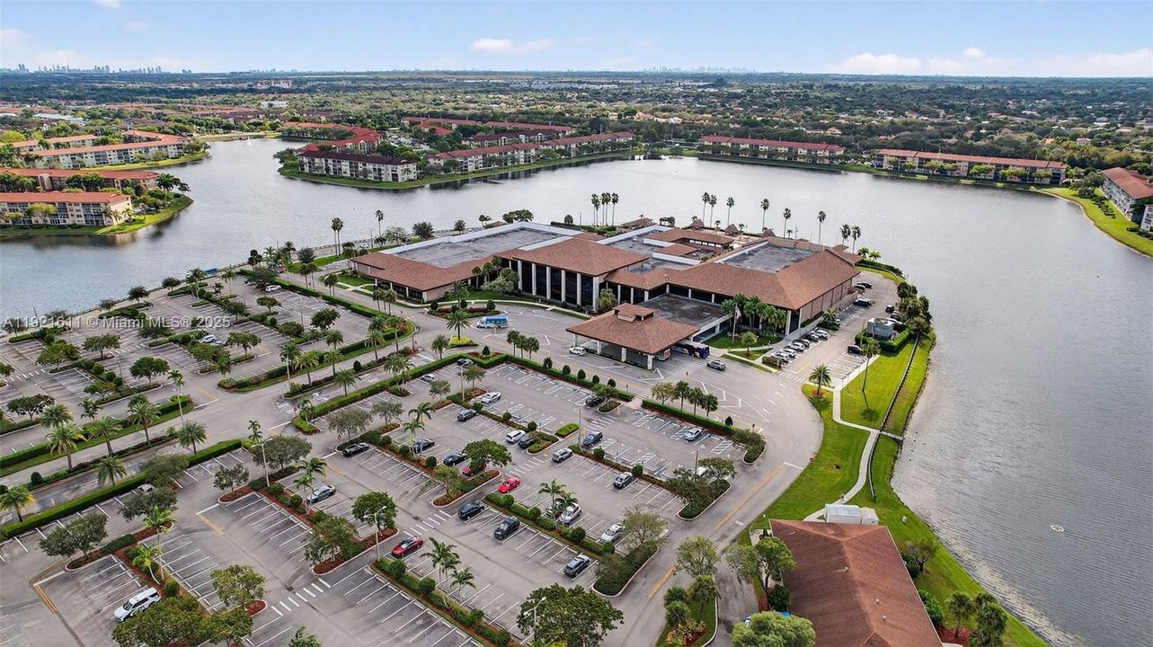 For Sale: $334,900 (2 beds, 2 baths, 1364 Square Feet)