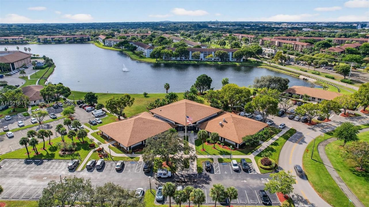 For Sale: $334,900 (2 beds, 2 baths, 1364 Square Feet)