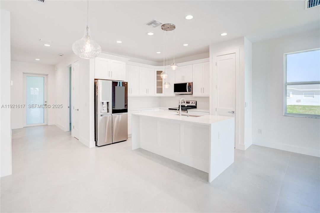 For Sale: $524,900 (3 beds, 2 baths, 1471 Square Feet)