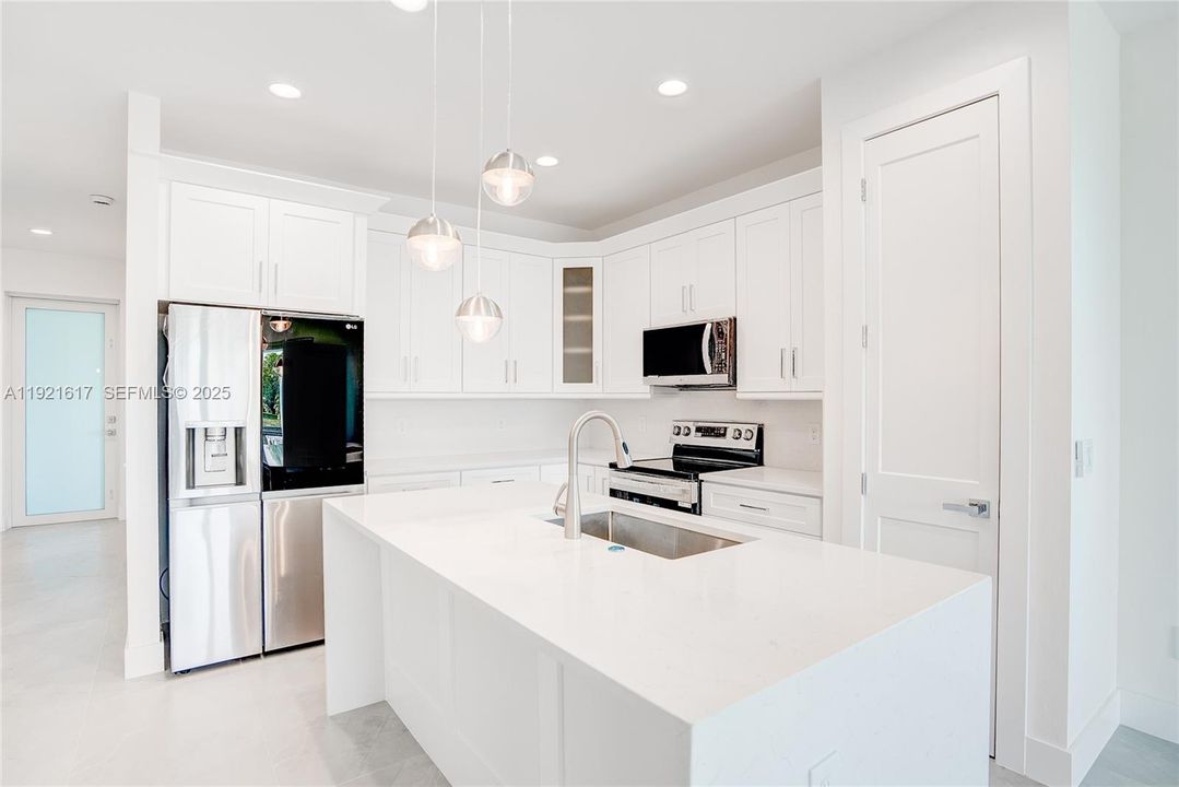 For Sale: $524,900 (3 beds, 2 baths, 1471 Square Feet)