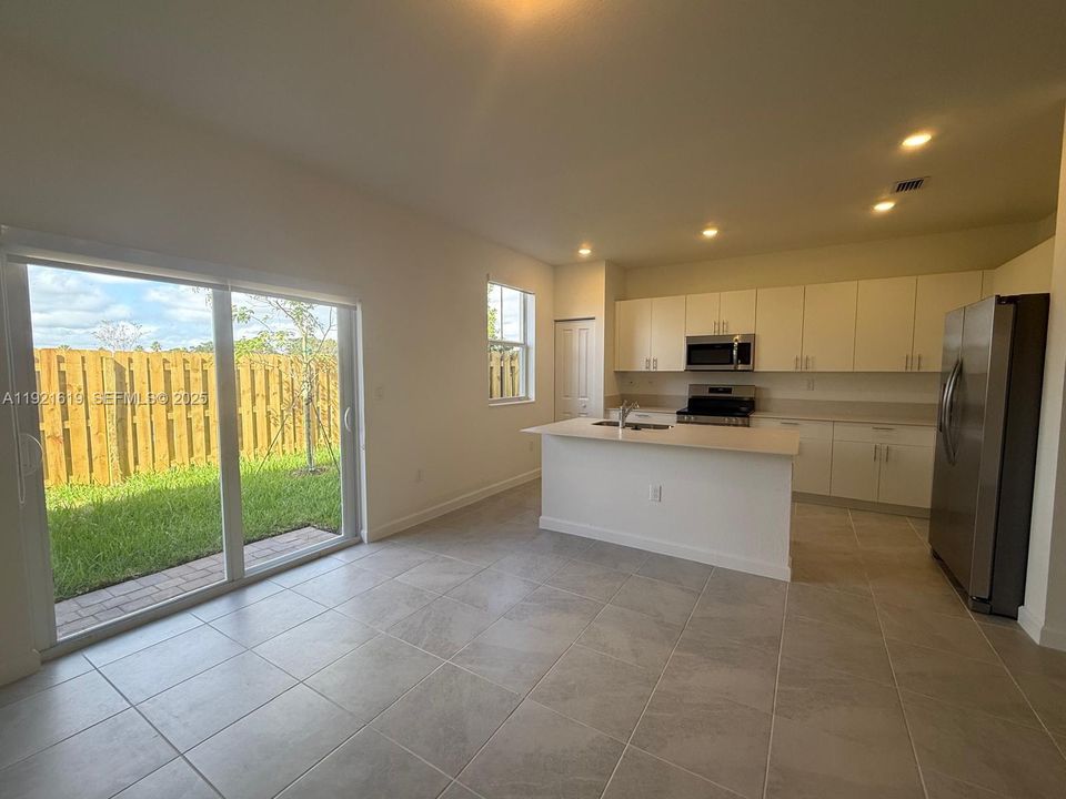 En Renta: $3,000 (3 camas, 2 baños, 1828 Pies cuadrados)