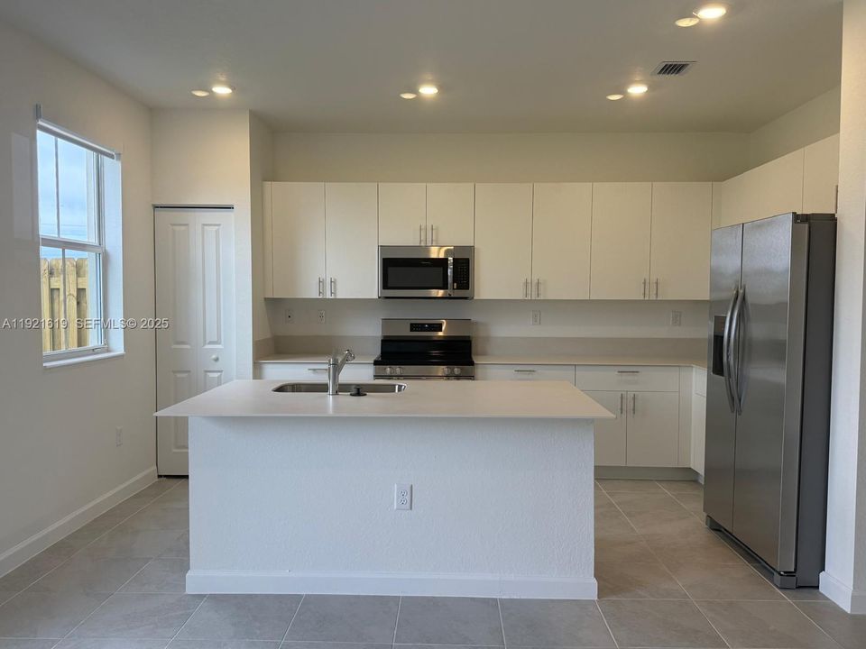 En Renta: $3,000 (3 camas, 2 baños, 1828 Pies cuadrados)