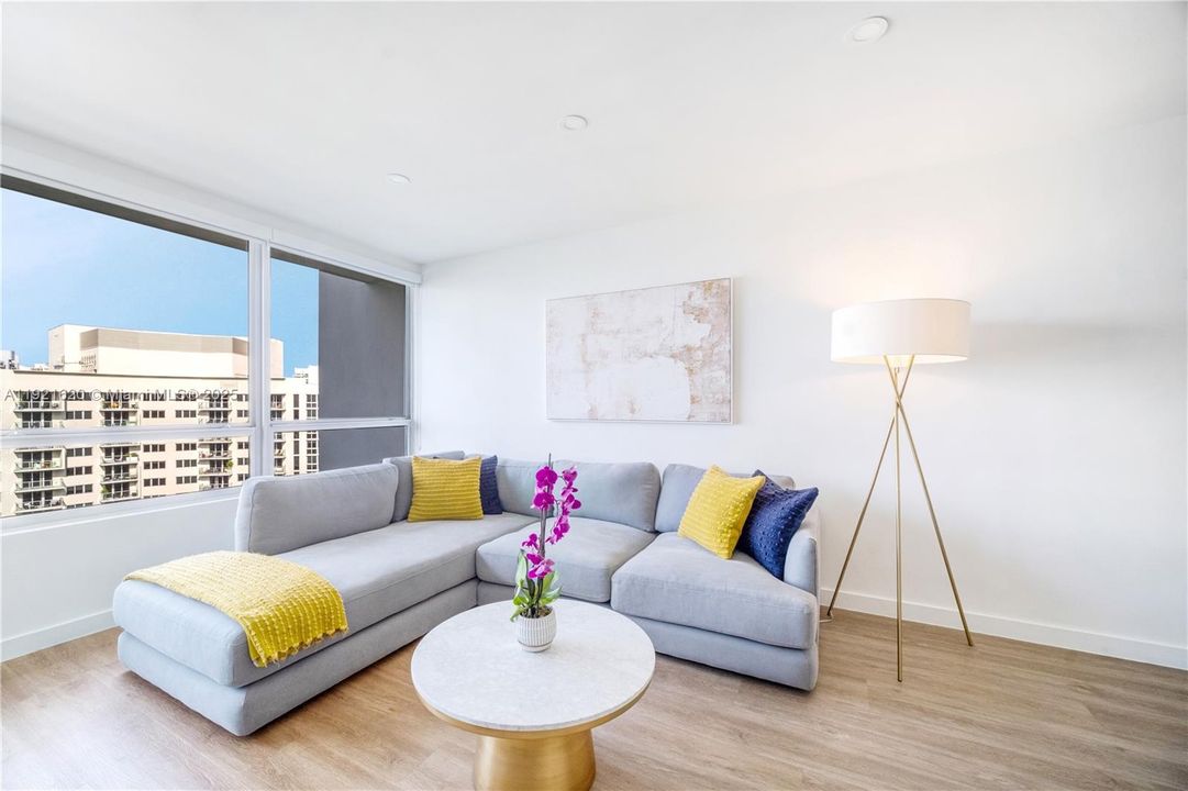 待售: $575,000 (1 贝兹, 1 浴室, 788 平方英尺)