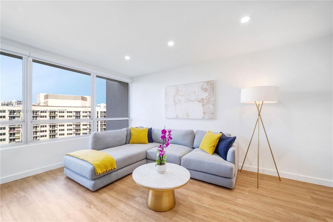 待售: $575,000 (1 贝兹, 1 浴室, 788 平方英尺)