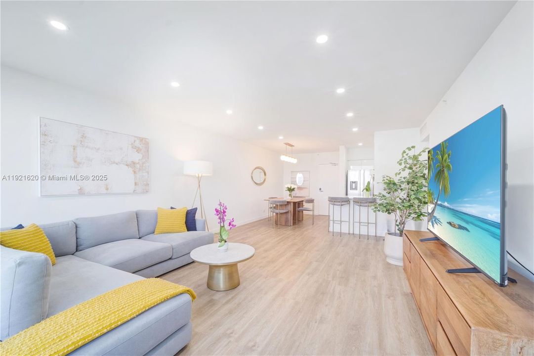 待售: $575,000 (1 贝兹, 1 浴室, 788 平方英尺)