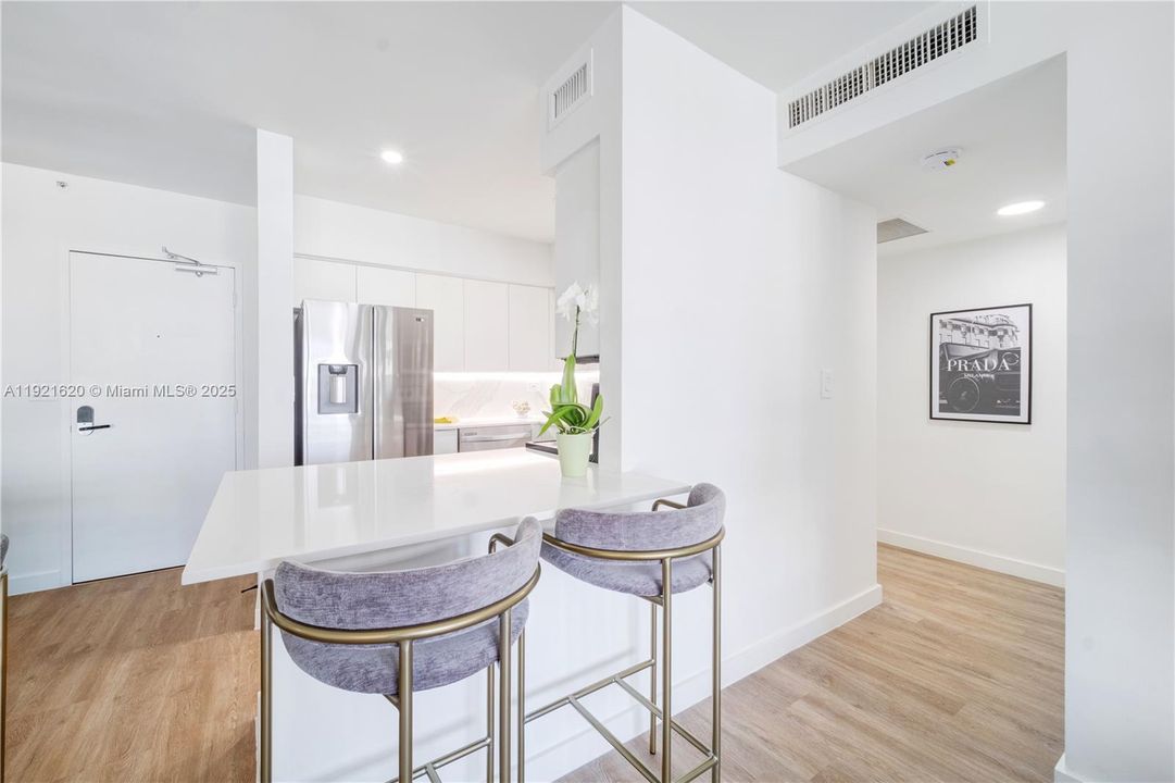 待售: $575,000 (1 贝兹, 1 浴室, 788 平方英尺)