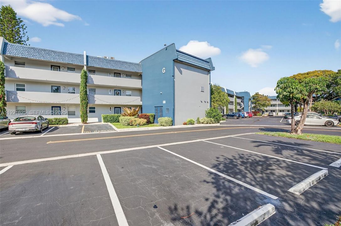 En Venta: $129,000 (2 camas, 2 baños, 930 Pies cuadrados)