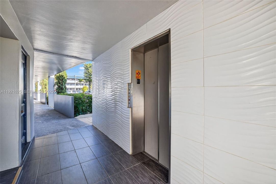 En Venta: $129,000 (2 camas, 2 baños, 930 Pies cuadrados)