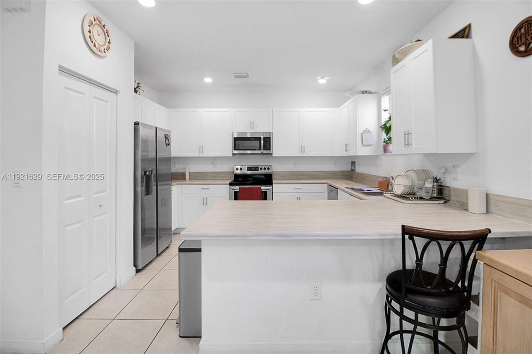 На продажу: $635,000 (5 спален, 3 ванн, 2905 Квадратных фут)