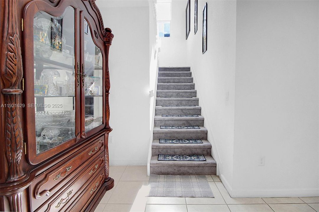 На продажу: $635,000 (5 спален, 3 ванн, 2905 Квадратных фут)