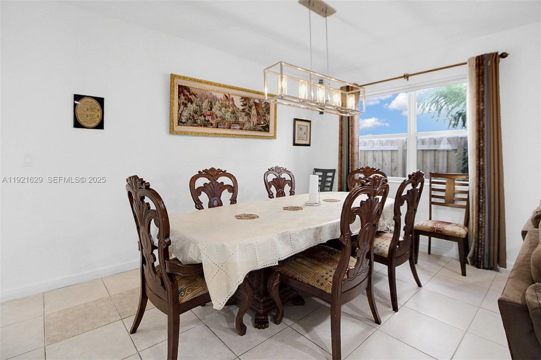 На продажу: $635,000 (5 спален, 3 ванн, 2905 Квадратных фут)