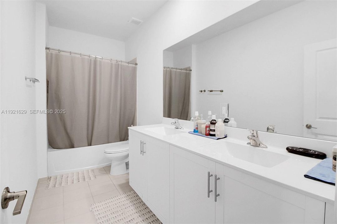 На продажу: $635,000 (5 спален, 3 ванн, 2905 Квадратных фут)