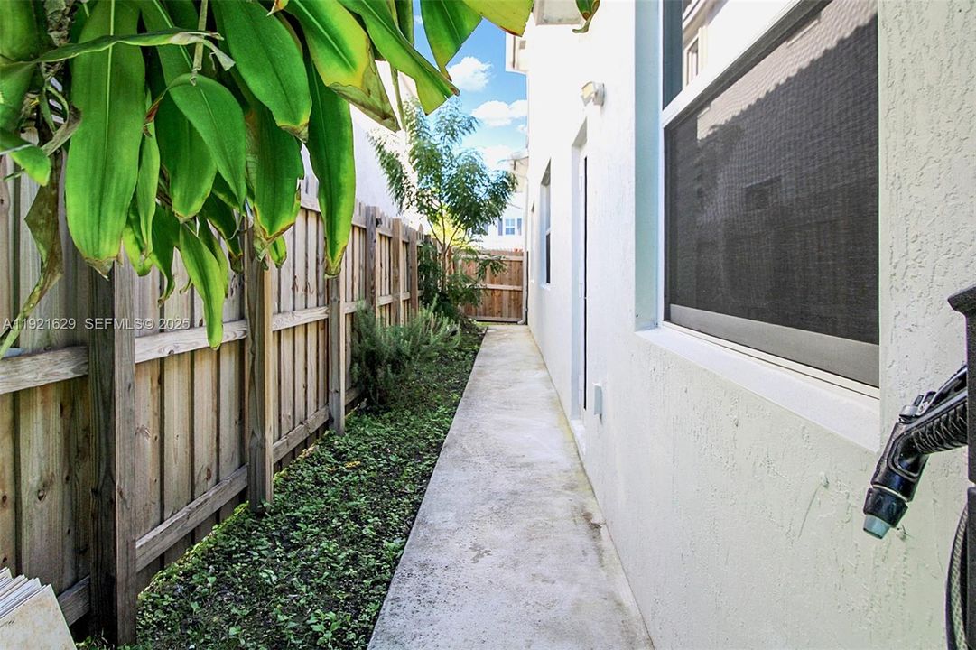 На продажу: $635,000 (5 спален, 3 ванн, 2905 Квадратных фут)