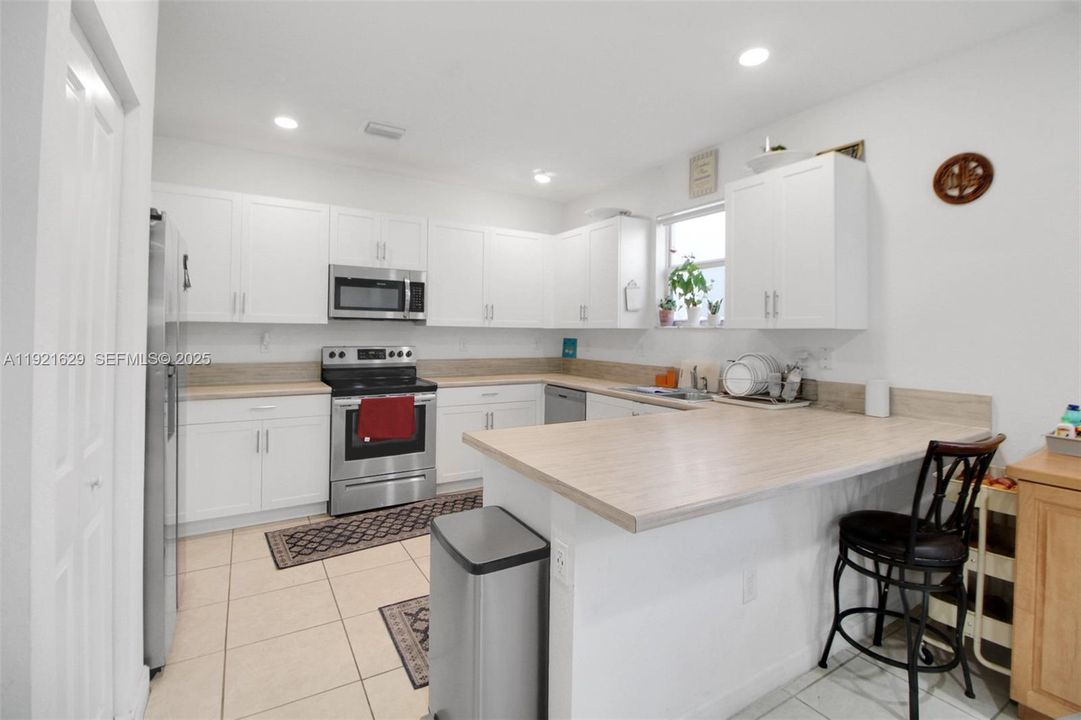 На продажу: $635,000 (5 спален, 3 ванн, 2905 Квадратных фут)