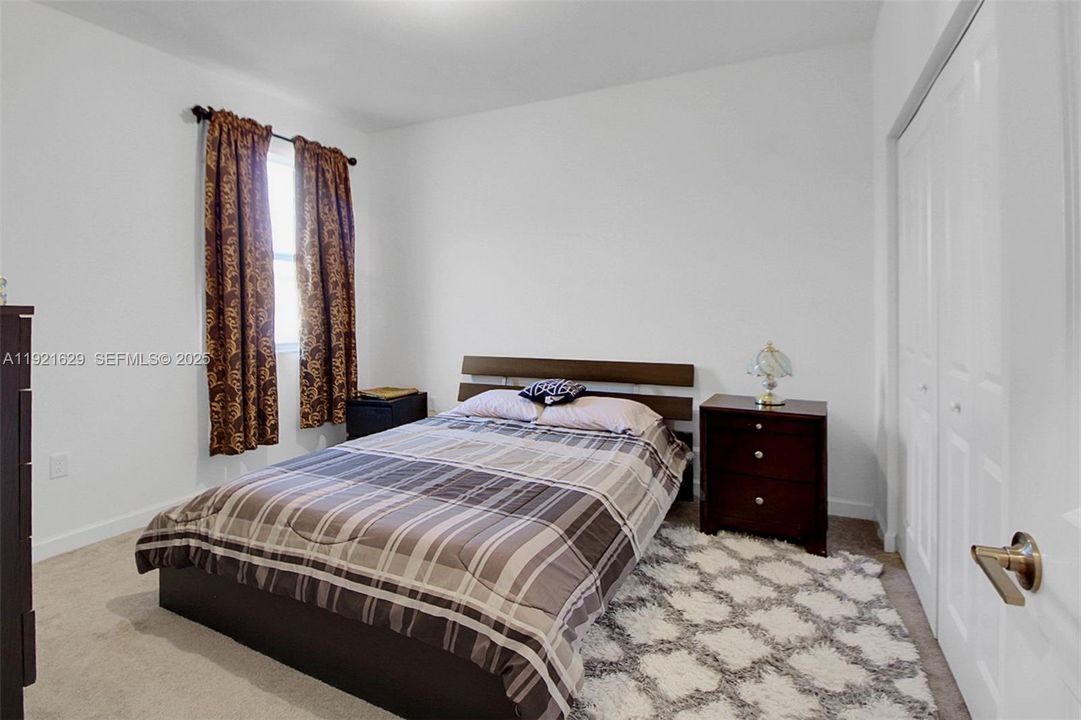 На продажу: $635,000 (5 спален, 3 ванн, 2905 Квадратных фут)