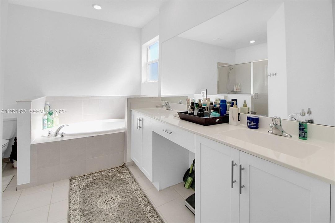 На продажу: $635,000 (5 спален, 3 ванн, 2905 Квадратных фут)