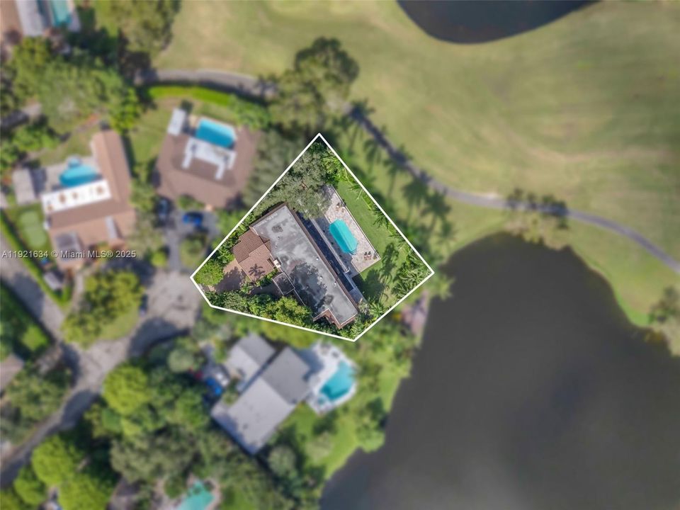 For Sale: $4,995,000 (6 beds, 6 baths, 6651 Square Feet)