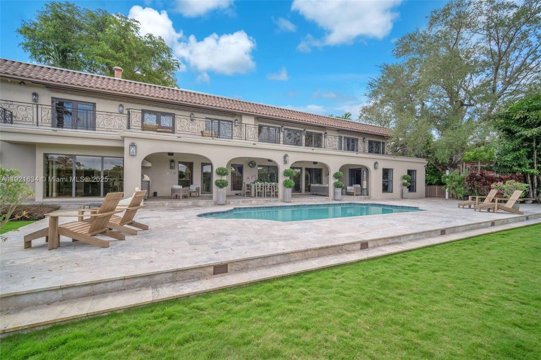 For Sale: $4,995,000 (6 beds, 6 baths, 6651 Square Feet)