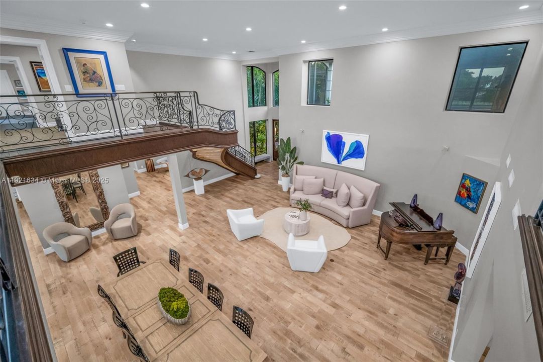 For Sale: $4,995,000 (6 beds, 6 baths, 6651 Square Feet)