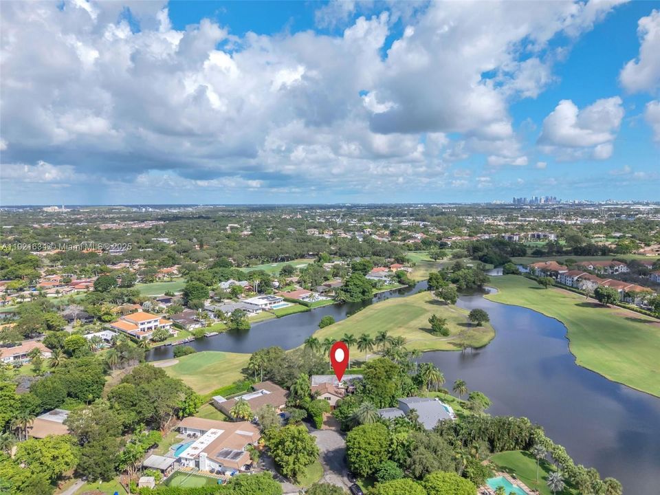 For Sale: $4,995,000 (6 beds, 6 baths, 6651 Square Feet)