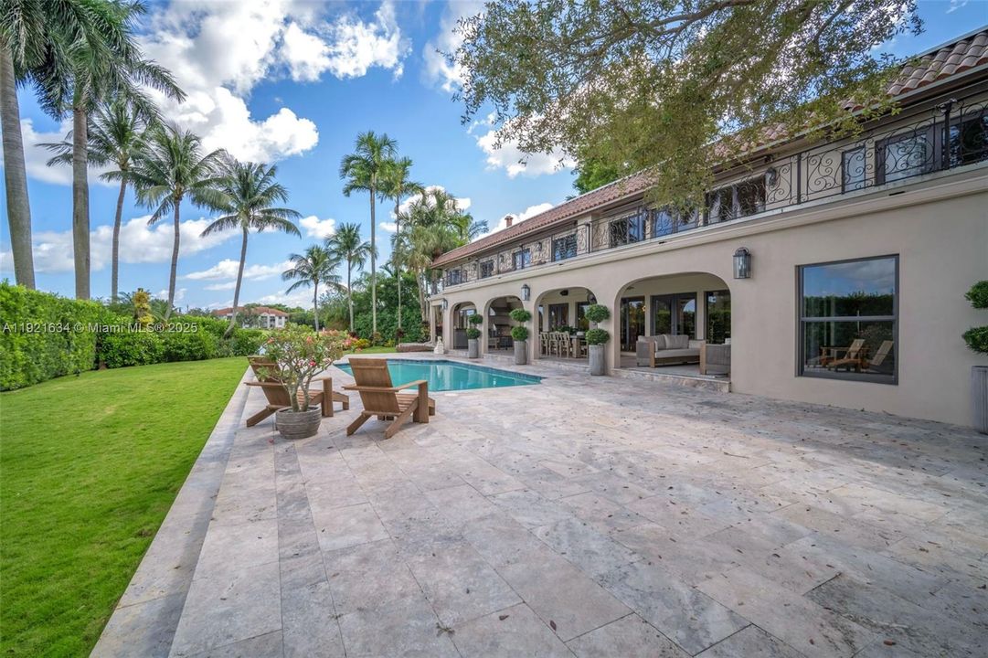 For Sale: $4,995,000 (6 beds, 6 baths, 6651 Square Feet)