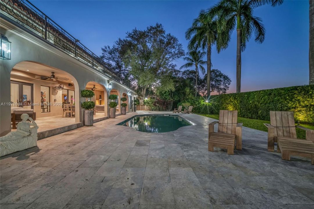 For Sale: $4,995,000 (6 beds, 6 baths, 6651 Square Feet)