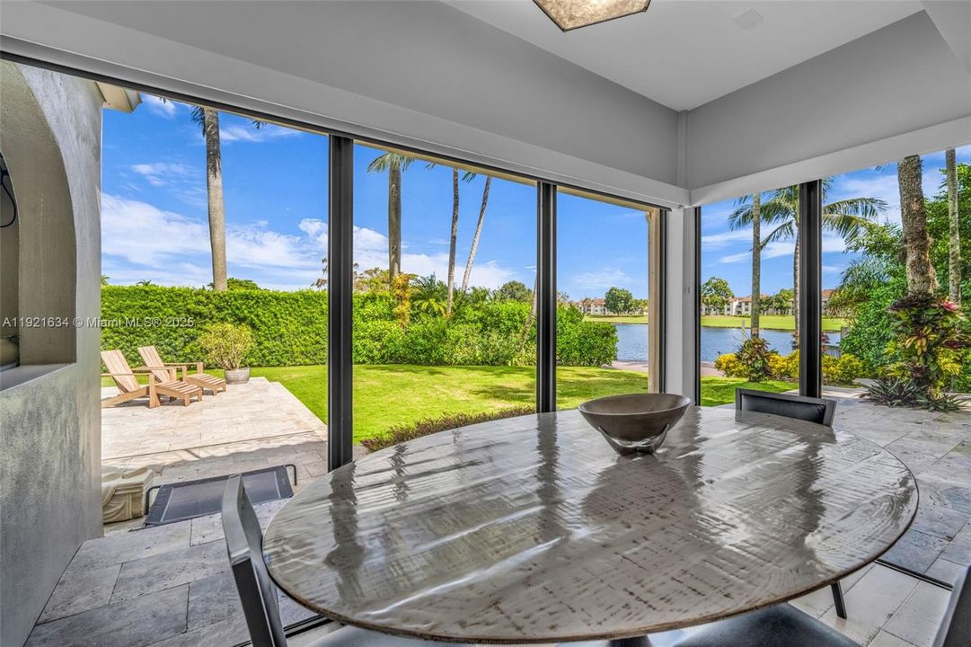 For Sale: $4,995,000 (6 beds, 6 baths, 6651 Square Feet)