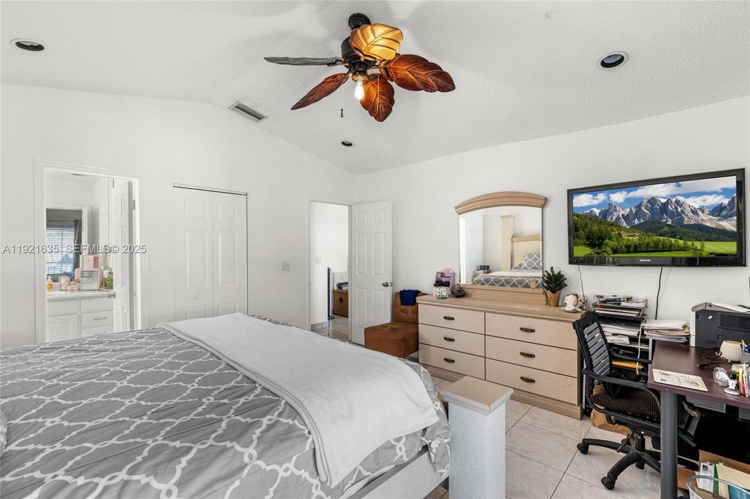 For Sale: $675,000 (3 beds, 2 baths, 1829 Square Feet)